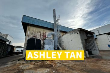 RARE Heavy Industrial Factory Warehouse 45000sf Perai Prai 2acres Land