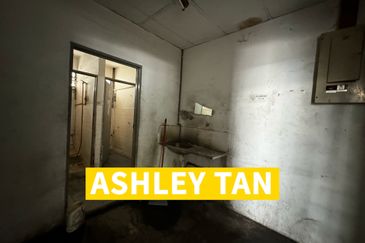 Prai Industrial Estate Perai Factory Warehouse 17000sf 550amp with 5tonnes OVERHEAD CRANE