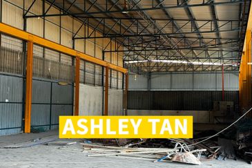 Prai Industrial Estate Perai Factory Warehouse 17000sf 550amp with 5tonnes OVERHEAD CRANE