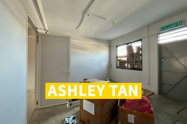 1.5sty Shoplot Office with Mezzanine Alma 2280sf Seri Impian nr Aeon