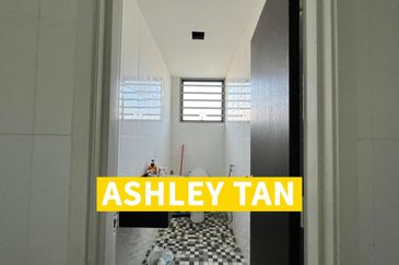 1.5sty Shoplot Office with Mezzanine Alma 2280sf Seri Impian nr Aeon