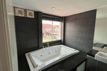 Fully Renovated Double Storey Semi Detached-Setia Damai 14, Setia Alam for Sale