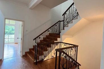 Triple Storey Superlink House Setia Alam ( Anjung Sari)  for Sale 