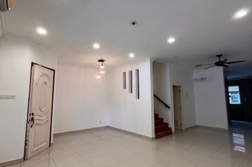 Triple Storey Superlink House Setia Alam ( Anjung Sari)  for Sale 