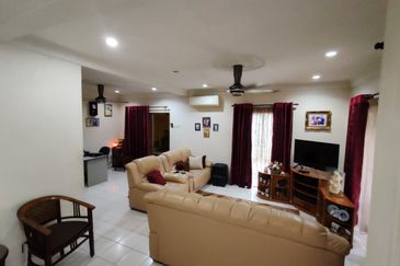 Jalan Anggerik Tania