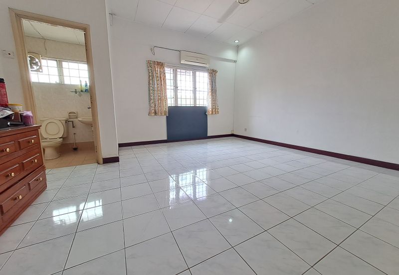 Jalan Sungai Burung 32/72