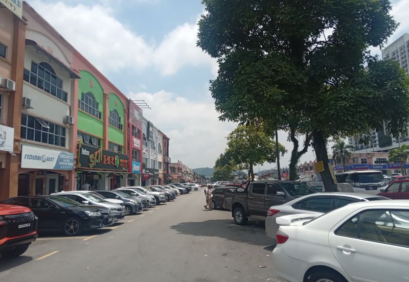 Pusat Perdagangan Seri Kembangan