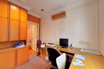 Cheap 2 Storey Corner Terrace @ Bandar Baru Sri Petaling