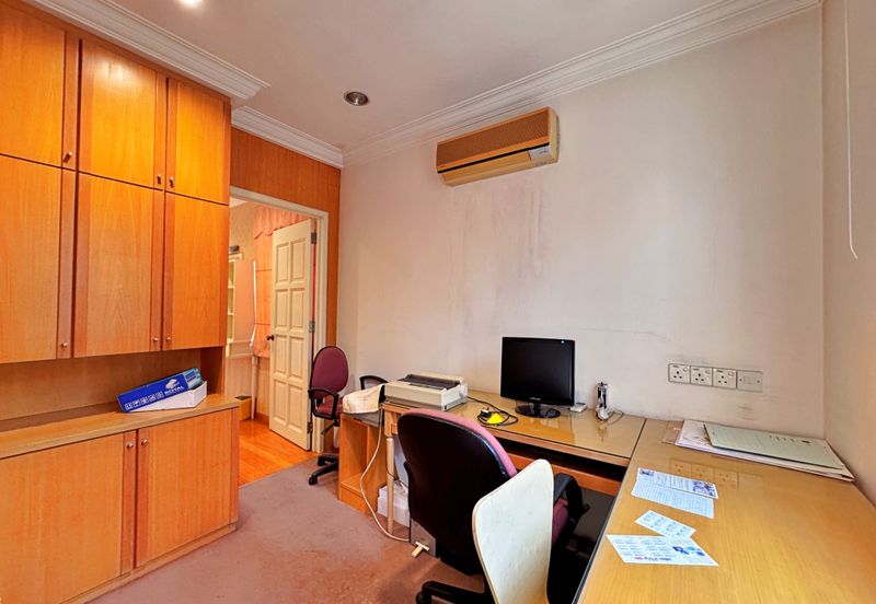 Cheap 2 Storey Corner Terrace @ Bandar Baru Sri Petaling