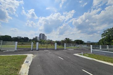 Bandar Tun Hussein Onn