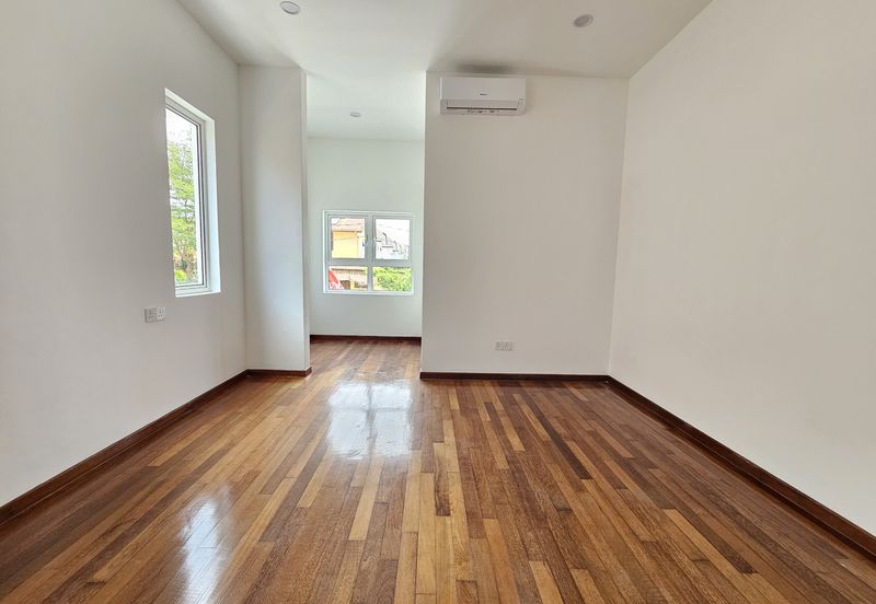 SL 2, Bandar Sungai Long