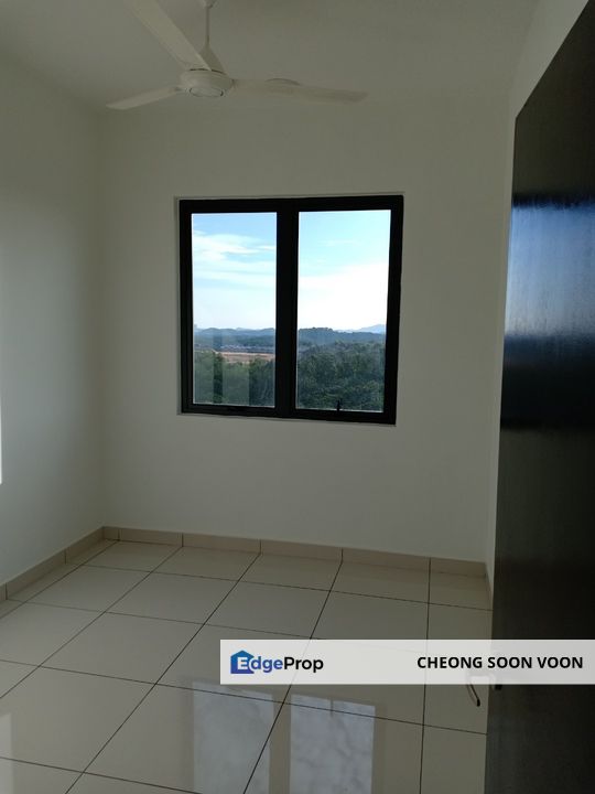 Cheap Freehold Partly Furnished 3 Bedder Condo @ Kiara Plaza Service Apartment Semenyih For Sale, Selangor, Semenyih