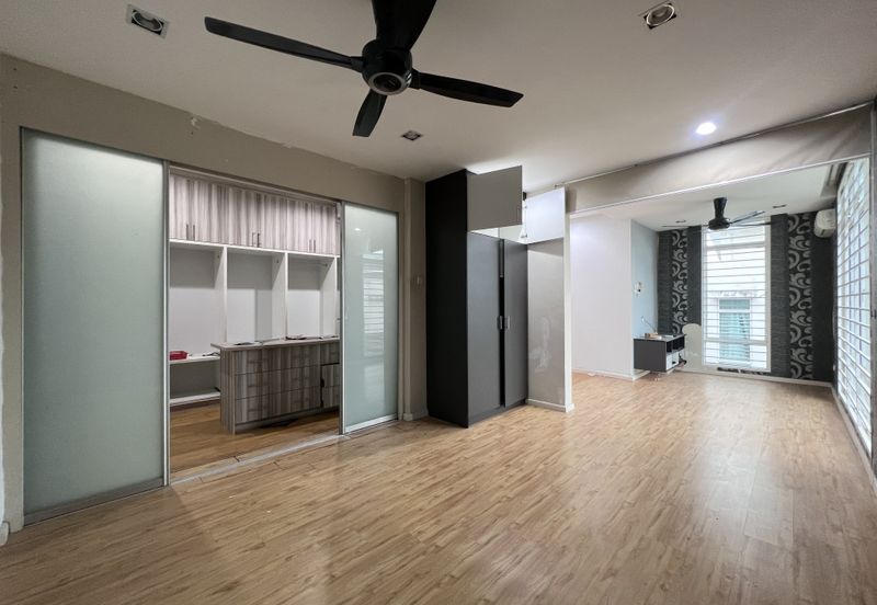 Avenue 6, Bandar Tun Hussein Onn