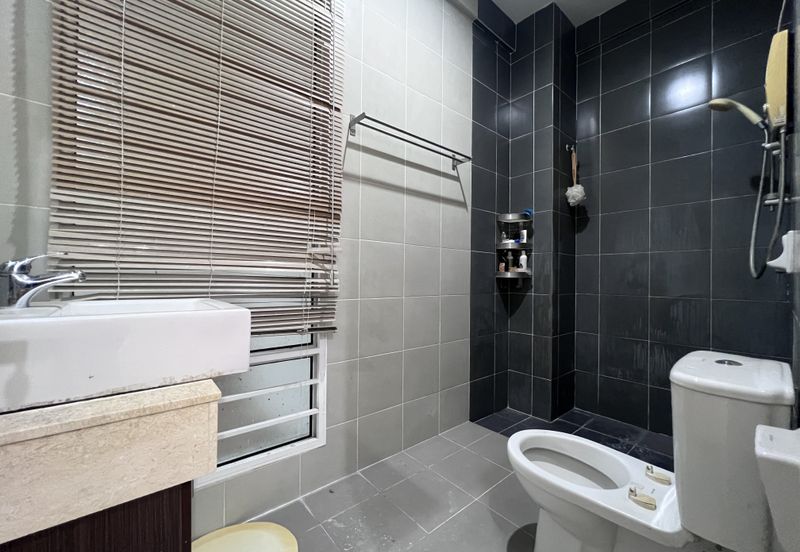 Avenue 6, Bandar Tun Hussein Onn