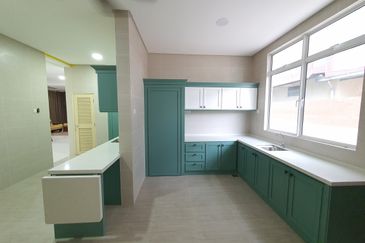 Avenue 6, Bandar Tun Hussein Onn