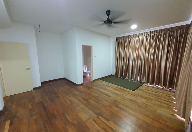 Avenue 6, Bandar Tun Hussein Onn