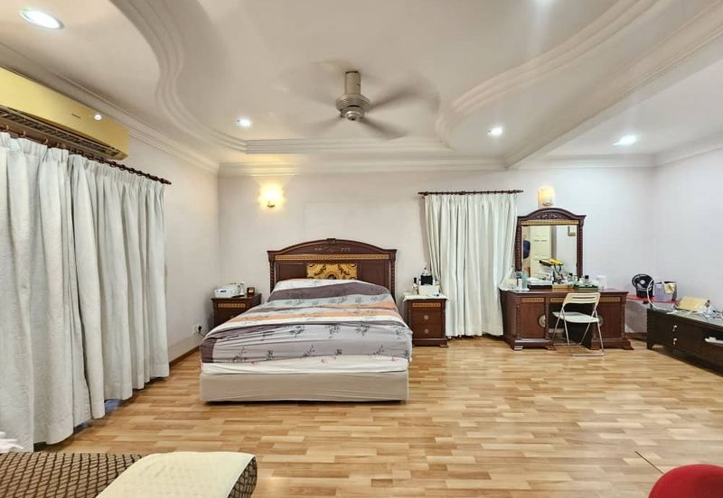 Bandar Tun Hussein Onn