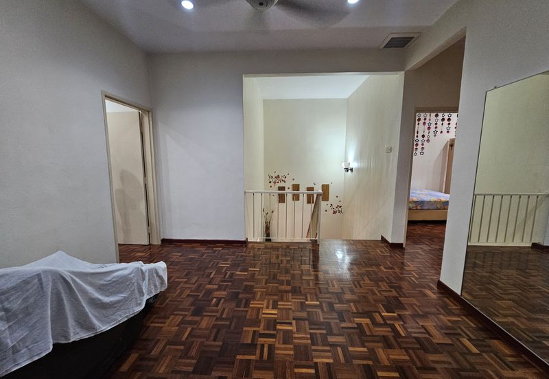 SL 4, Bandar Sungai Long