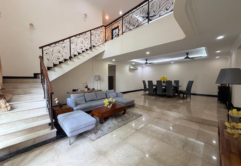 Kiara Peak (Puncak Kiara)