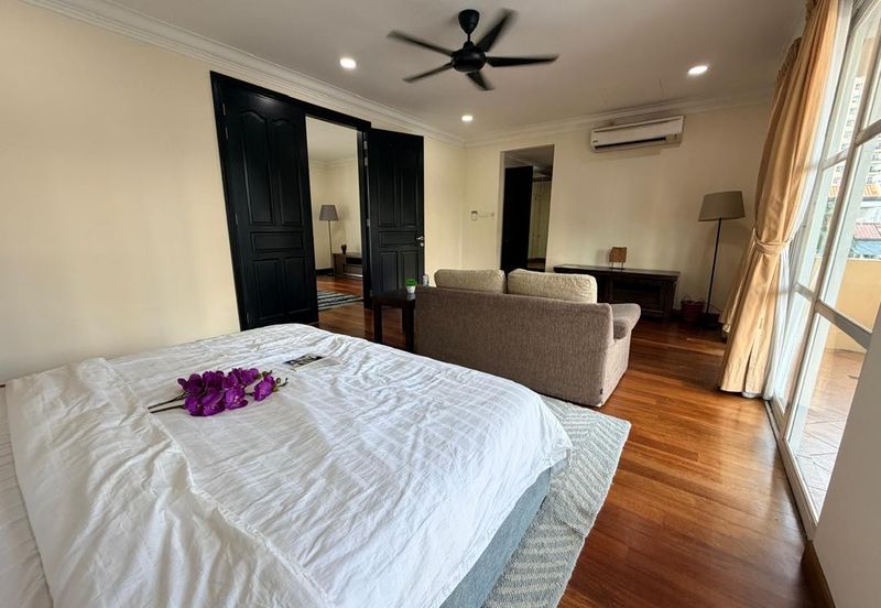 Kiara Peak (Puncak Kiara)