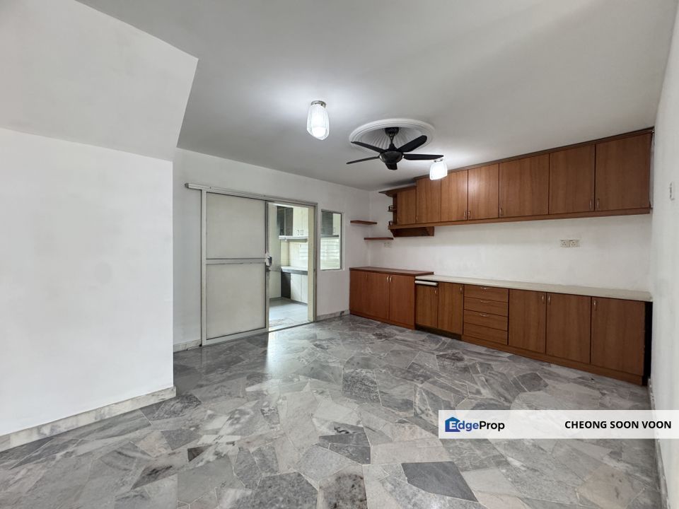 Bukit Serdang 2 Storey Terrace House For Sale Freehold Renovated Good Condition, Selangor, Seri Kembangan