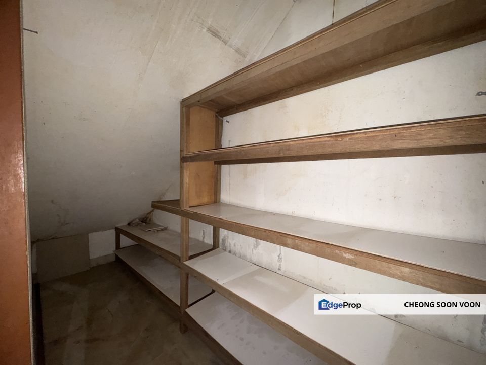 Bukit Serdang 2 Storey Terrace House For Sale Freehold Kitchen Front And Back Extended , Selangor, Seri Kembangan