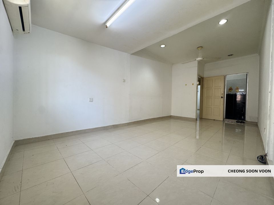 Bukit Serdang 2 Storey Terrace House For Sale Freehold Kitchen Front And Back Extended , Selangor, Seri Kembangan