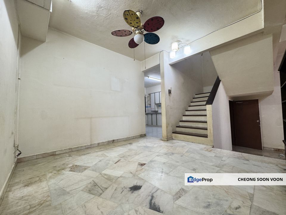 Bukit Serdang 2 Storey Terrace House For Sale Freehold Kitchen Front And Back Extended , Selangor, Seri Kembangan