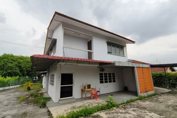 Bunglow - Commercial Potential: PJ Newton, Jalan Canggai
