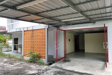 Bunglow - Commercial Potential: PJ Newton, Jalan Canggai
