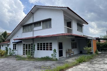 Bunglow - Commercial Potential: PJ Newton, Jalan Canggai