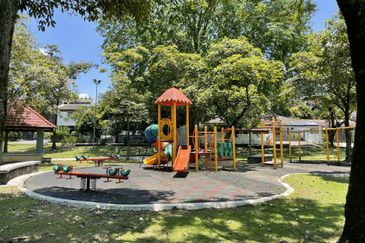 Bukit Gasing, Seksyen 5