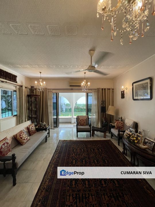 Gasing Hill - Awake to the melodious chorus of birds, Selangor, Petaling Jaya