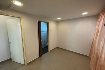 Jalan Lengkongan Jenjarom 