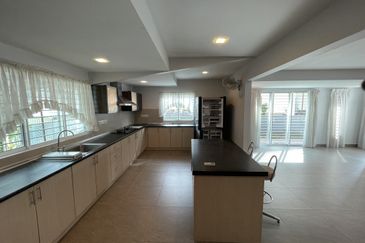 Jalan Lengkongan Jenjarom 