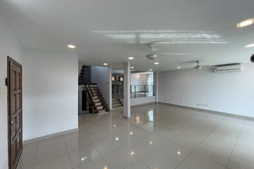 Jalan Lengkongan Jenjarom 