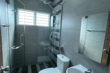 Jalan Lengkongan Jenjarom 