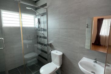 Jalan Lengkongan Jenjarom 