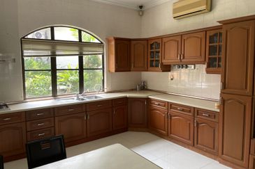 KGSAAS Golf Club, Seksyen 13