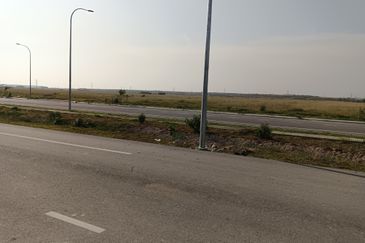 West Port, Pulau Indah