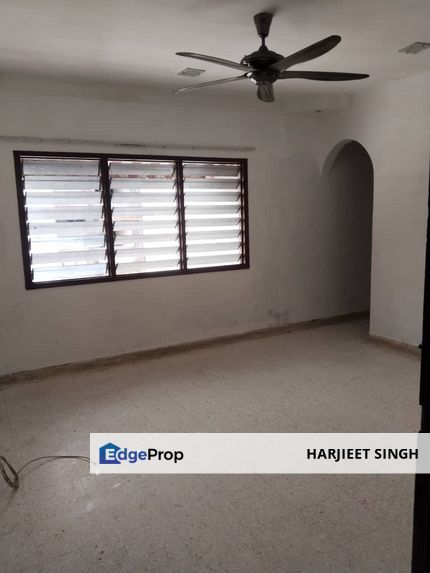 SELAYANG BANDAR BARU, MELOR APARTMENT 3 ROOMS 2 BATH(NON BUMI UNIT) 2ND FLOOR. GOOD CONDITION, NEAR SCHOOLS, SHOPS, TRANSPORT, HIGHWAYS. 019- 2664083, Selangor, Selayang