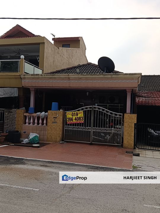 SRI SERDANG, FULLY RENOVATED & EXTENDED WITH BUILTINS IN ROOMS & KITCHEN, FULLY TILED FLOORING. ACCESS BY HIGHWAYS, NEAR KOMUTER & MRT. 019-2664083., Selangor, Seri Kembangan