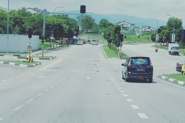 CYBER JAYA 4-LANE MAIN ROAD FRONTAGE FOR COMMERCIAL-MIXED DEVELOPMENT WITH INFRA. NEXT TO PUTRA JAYA, GOOD ACCESS BY LDP, SILK, PLUS, SKVE, ELITE   