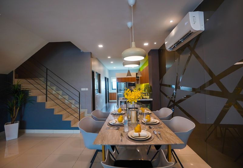 Brand New Selayang 2.5 Sty Terrance