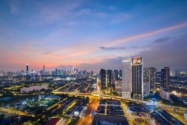 R Suites Chancery Residences