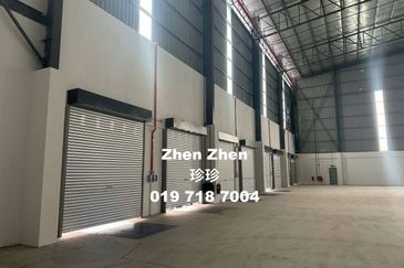 Senai, Ready Detached Factory for Rent, Land Area: 9.37 acres, 29 dock levelers, 1,200 Amps