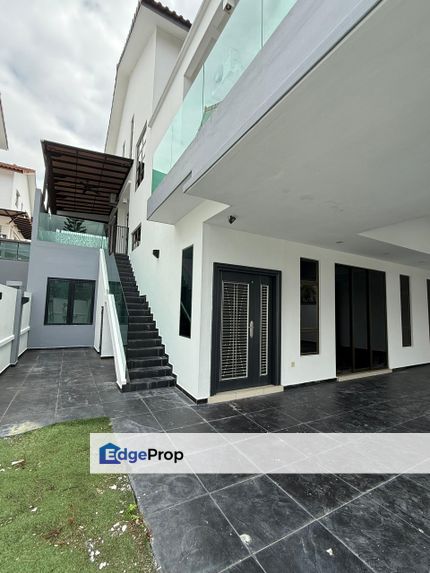 Tmn university
3 Storey Semi-D (Intermediate), Selangor, Seri Kembangan