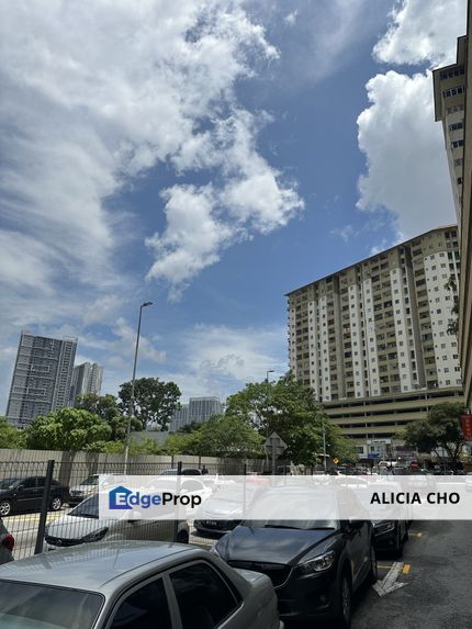 Facing mainroad and near MRT station, Kuala Lumpur, Kepong