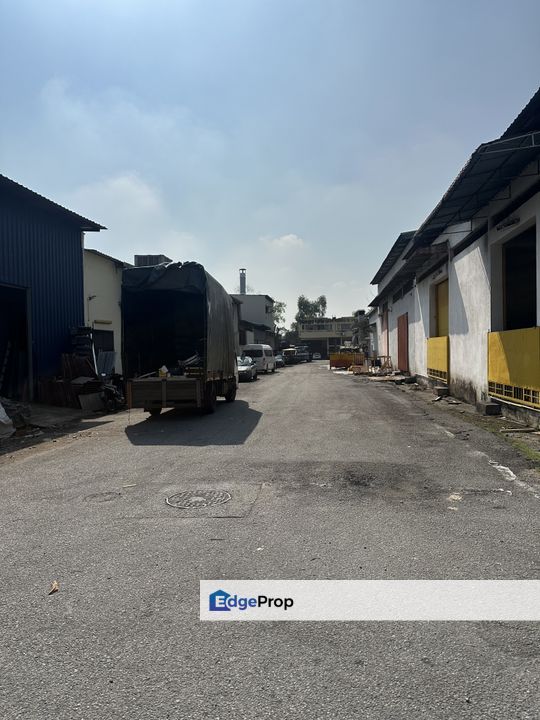 Freehold 1.5 storey link factory at Taman Sri Ehsan, Kuala Lumpur, Kepong