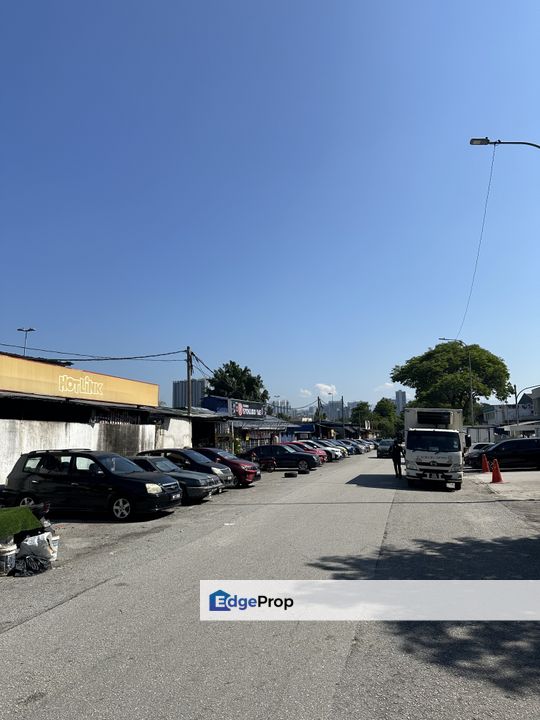 Detached factory for rent with ample carpark and nice area, Kuala Lumpur, Kepong